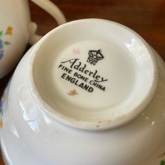 Adderly Fine Bone China England Creamer Pitcher & open sugar bowl - Picture 6 of 8